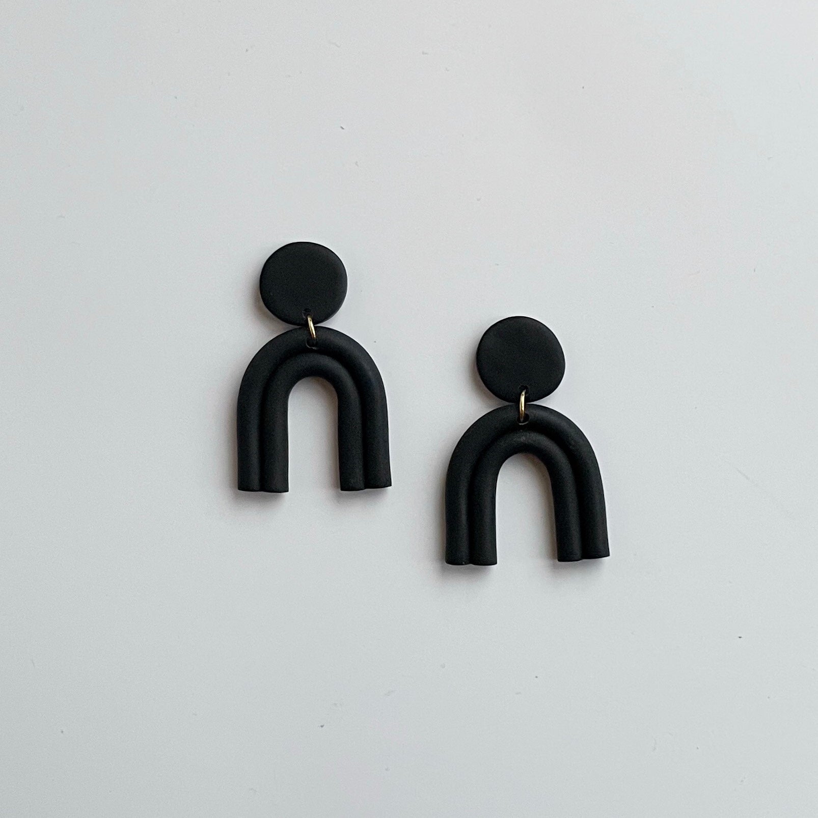 Alina Arch Polymer Clay Earring in Black Colour